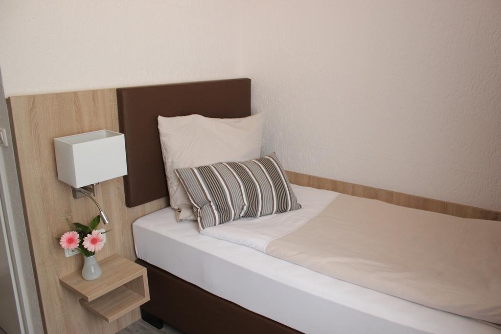 Hotel Restaurant Kromberg Ремшайд Екстериор снимка