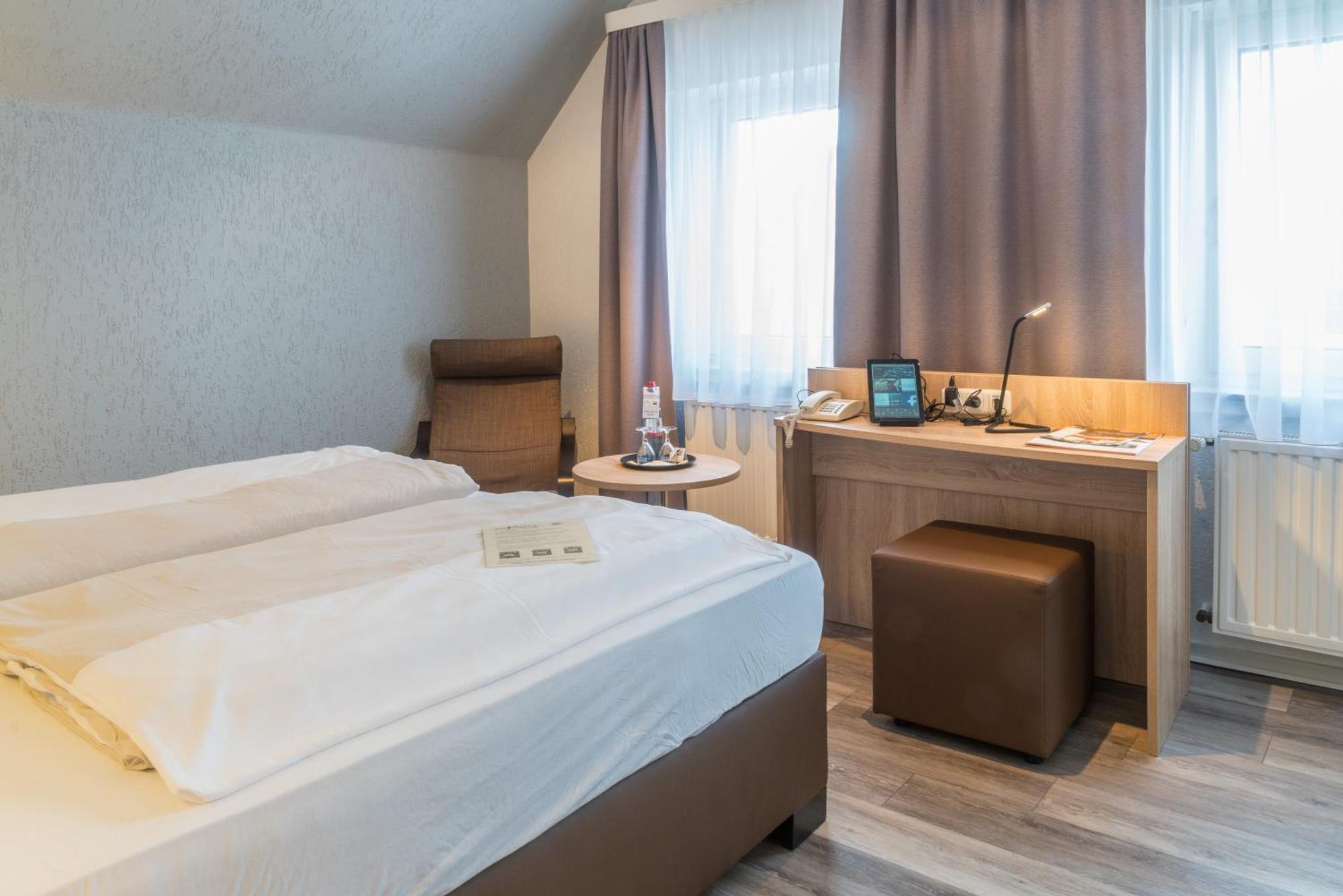 Hotel Restaurant Kromberg Ремшайд Екстериор снимка