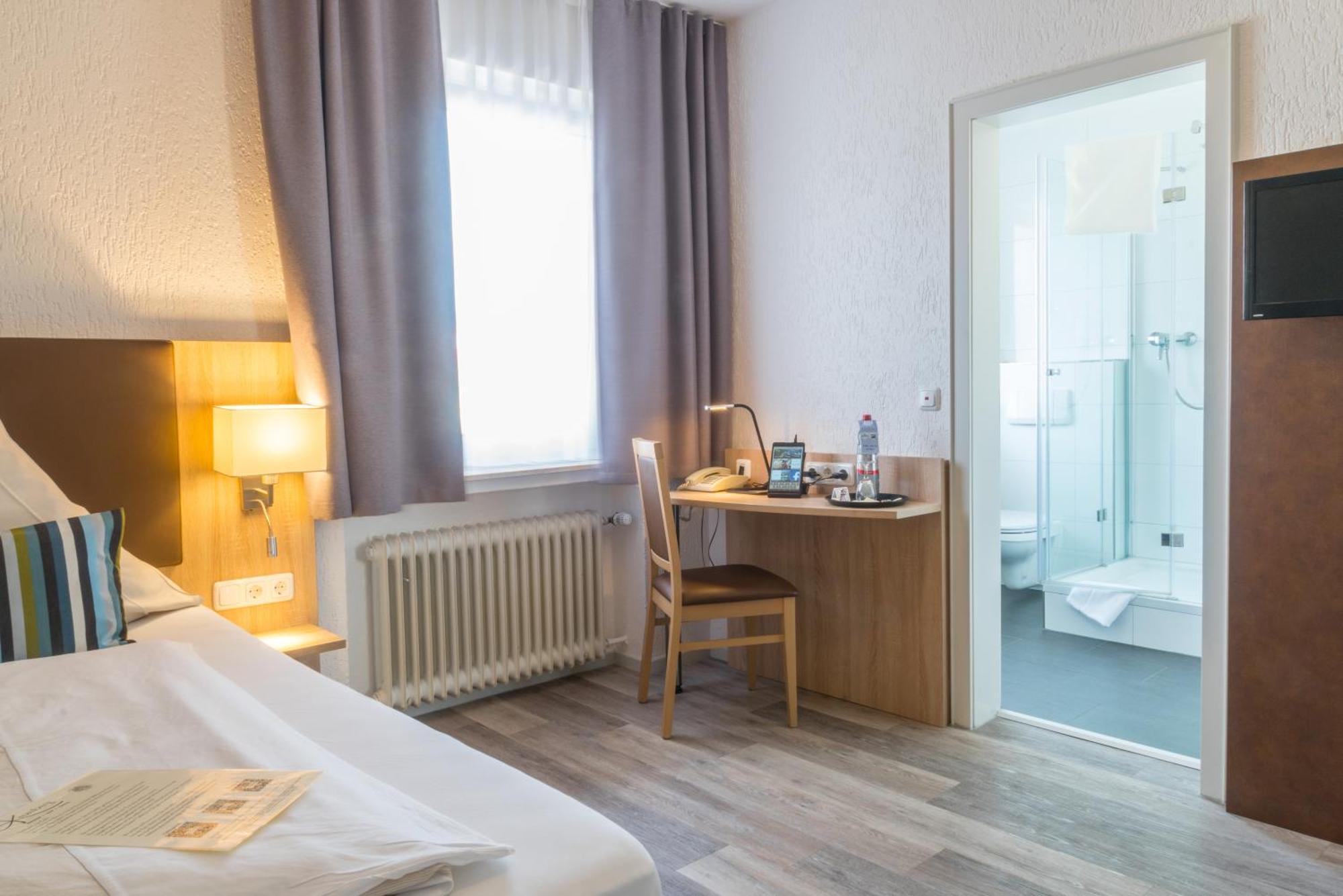 Hotel Restaurant Kromberg Ремшайд Екстериор снимка