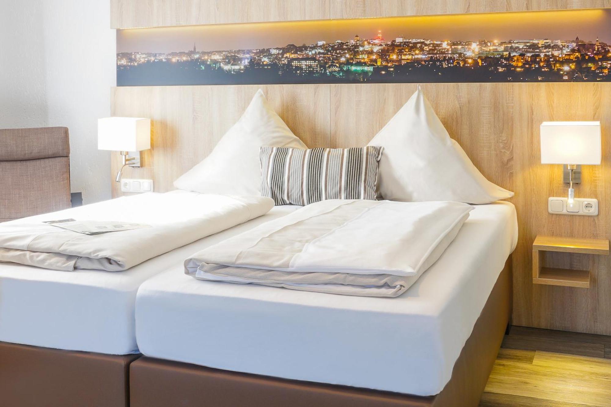 Hotel Restaurant Kromberg Ремшайд Екстериор снимка