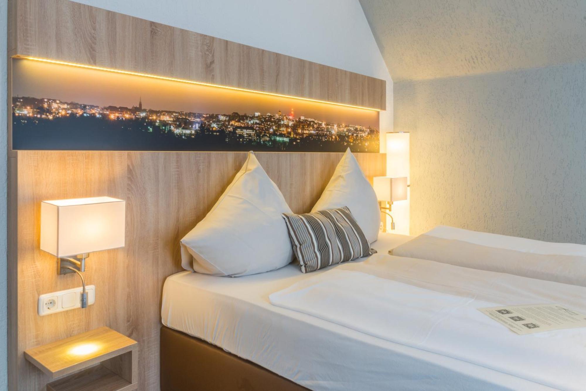 Hotel Restaurant Kromberg Ремшайд Екстериор снимка
