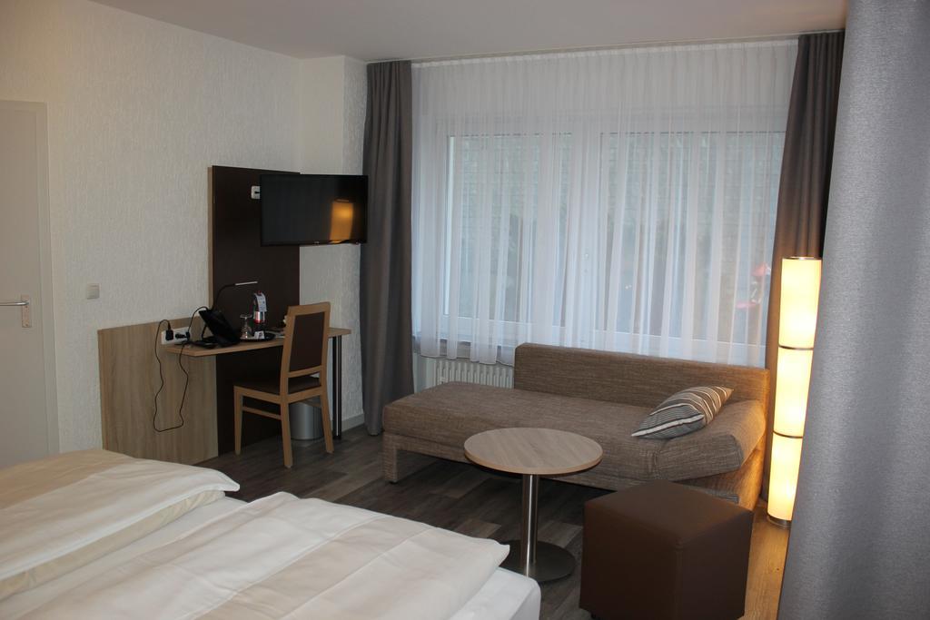 Hotel Restaurant Kromberg Ремшайд Екстериор снимка