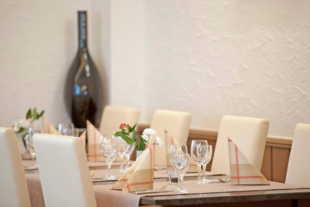 Hotel Restaurant Kromberg Ремшайд Екстериор снимка