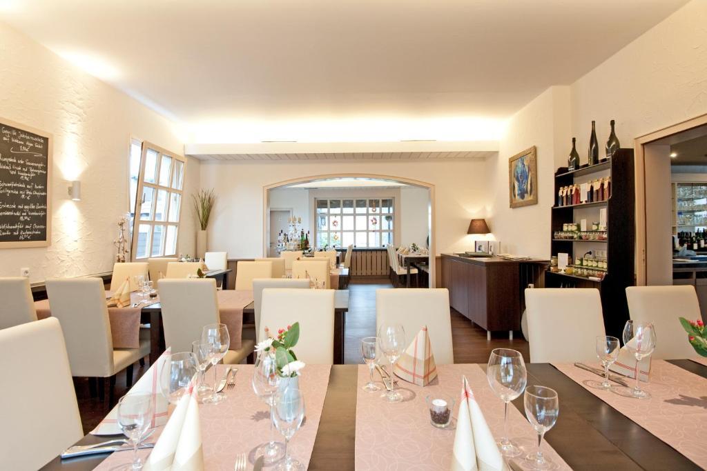 Hotel Restaurant Kromberg Ремшайд Екстериор снимка